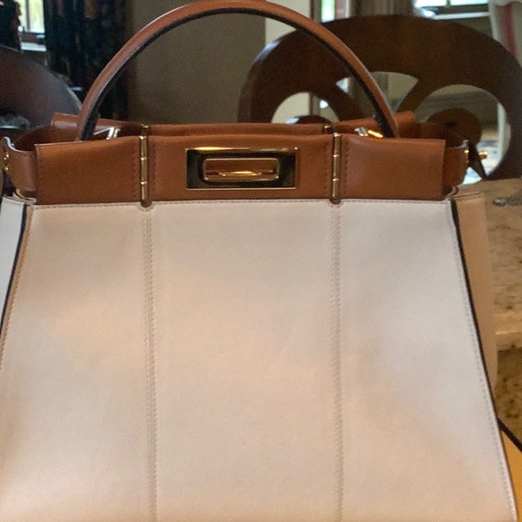 Fendi Peekaboo Medium/Vit. King Camel!!! - Picture 9 of 9